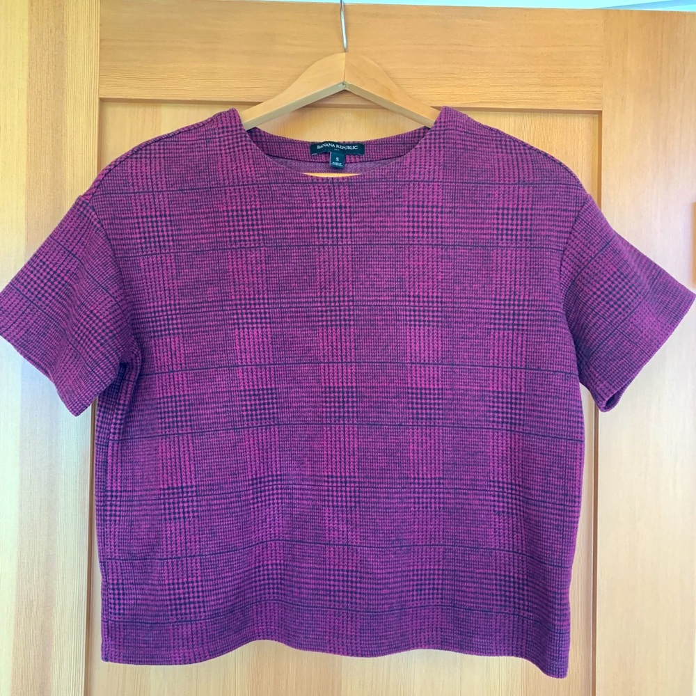 Banana Republic red and black plaid boxy crop shell